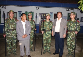 　5月17日，岳陽監(jiān)獄，自稱是聯(lián)合國官員的男子被當場抓獲。圖/通訊員續(xù)暖和