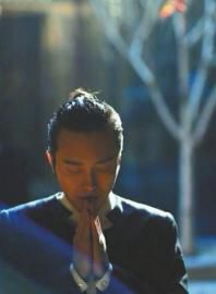 網(wǎng)傳李玉剛“出家”的照片。