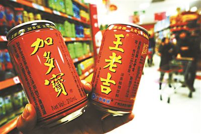 廣東省高級(jí)人民法院一審宣判，紅罐涼茶裝潢所有權(quán)歸屬于王老吉，加多寶稱將上訴供圖/CFP