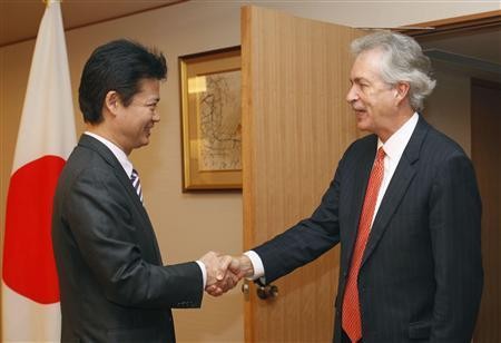 10月15日上午，日本外相玄葉光一郎與到訪的美國常務(wù)助理國務(wù)卿伯恩斯在日外務(wù)省舉行了會談。