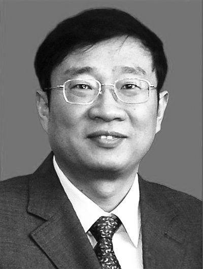 殲-15飛機研制現(xiàn)場總指揮羅陽，因突發(fā)急性心梗殉職，享年51歲