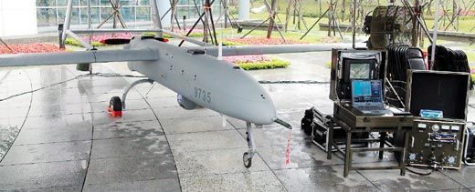 “中科院”展示銳鳶無人機與導控系統(tǒng)。