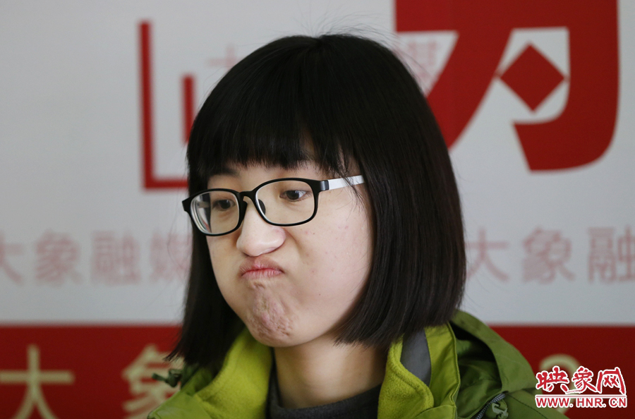 偶爾來個這樣的表情，算是放松緊張的心情吧！